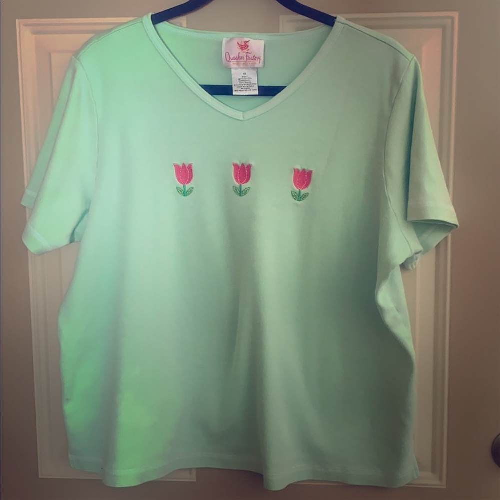 QF light green V-neck Tee w/ embroidered tulips 1X